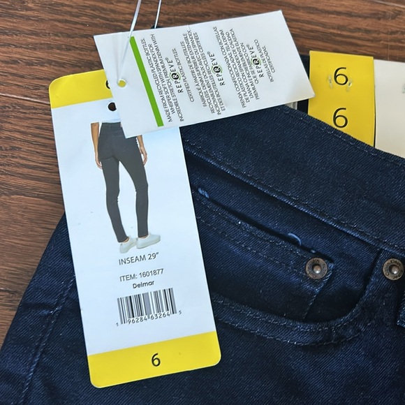 Calvin Klein jeans NWT - Picture 5 of 7